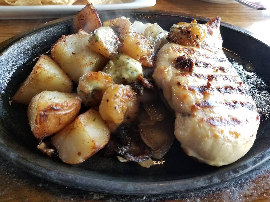 Applebees Grill + Bar | restaurant | 1369 Fitzgerald Dr, Pinole, CA 94564, USA | 5102430400 OR +1 510-243-0400