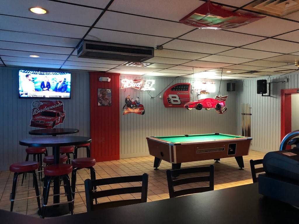 The Gym Party Bar & Grill | night club | 2279 Hubbell Ave, Des Moines, IA 50317, USA | 5152631186 OR +1 515-263-1186