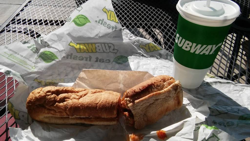 Subway | restaurant | 186 Main St, Hickory, PA 15340, USA | 7243567821 OR +1 724-356-7821