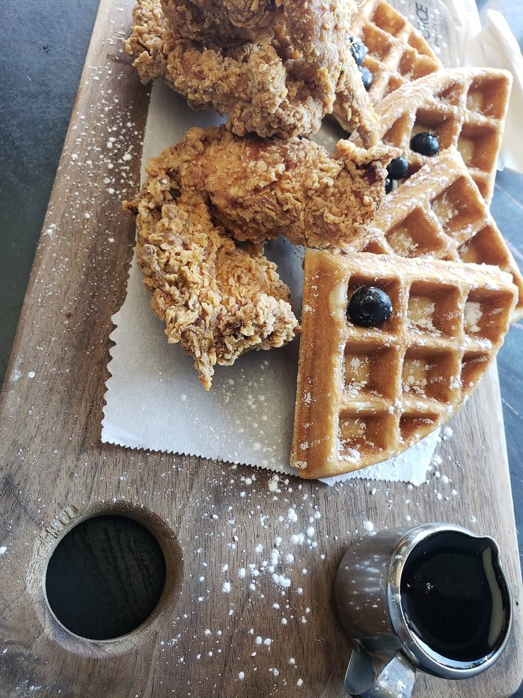 Vibez Caribbean & Southern Grill | restaurant | 971 King St E, Hamilton, ON L8M 1C3, Canada | 9055812062 OR +1 905-581-2062