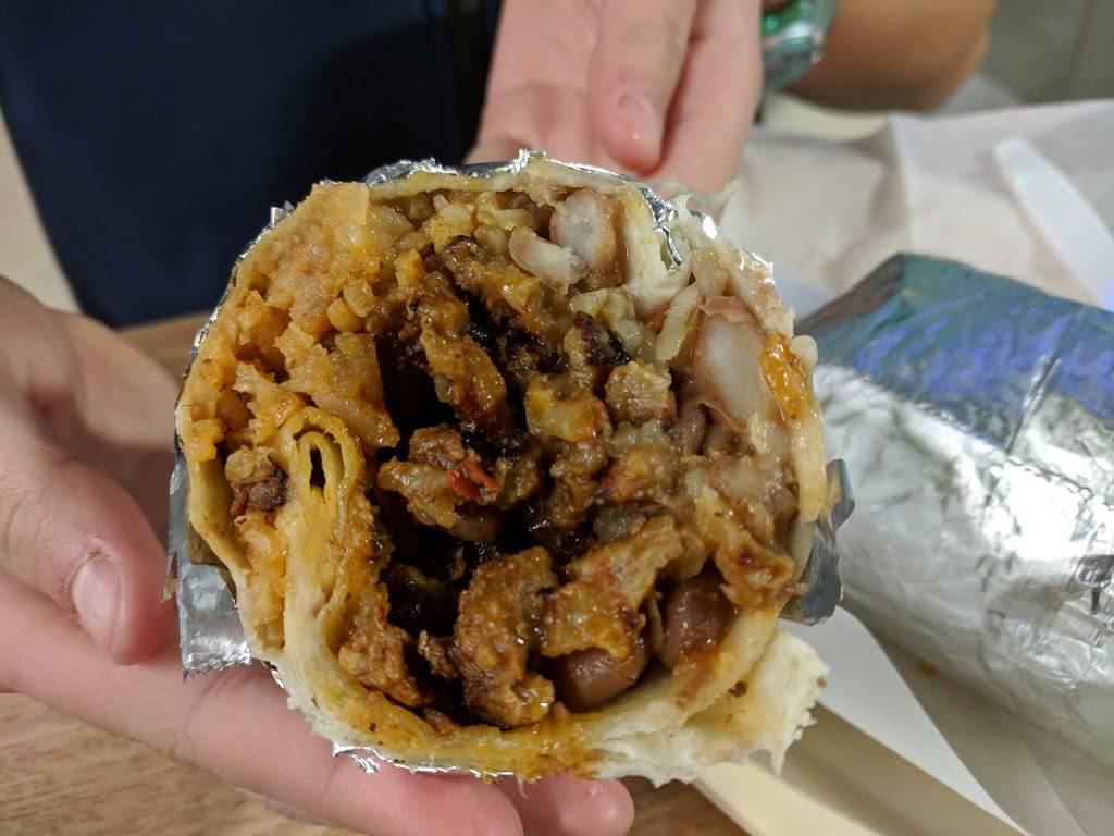 Taqueria Los Pericos | restaurant | 101 Pelton Center, San Leandro, CA 94577, USA | 5103527667 OR +1 510-352-7667