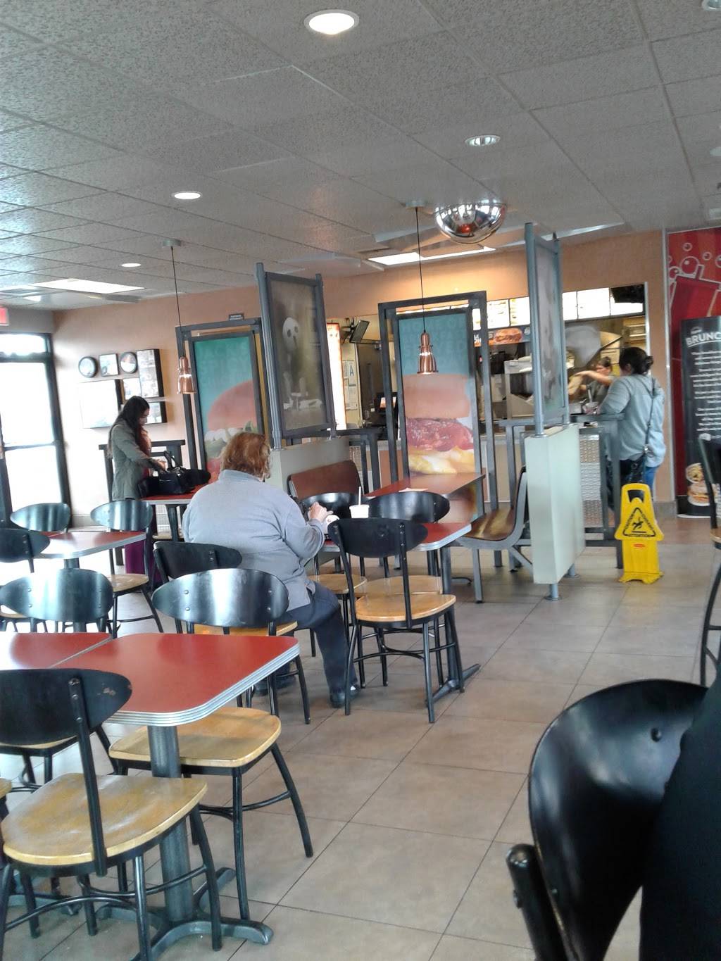 Jack in the Box | restaurant | 6800 De Soto Ave, Canoga Park, CA 91303, USA | 8183139459 OR +1 818-313-9459