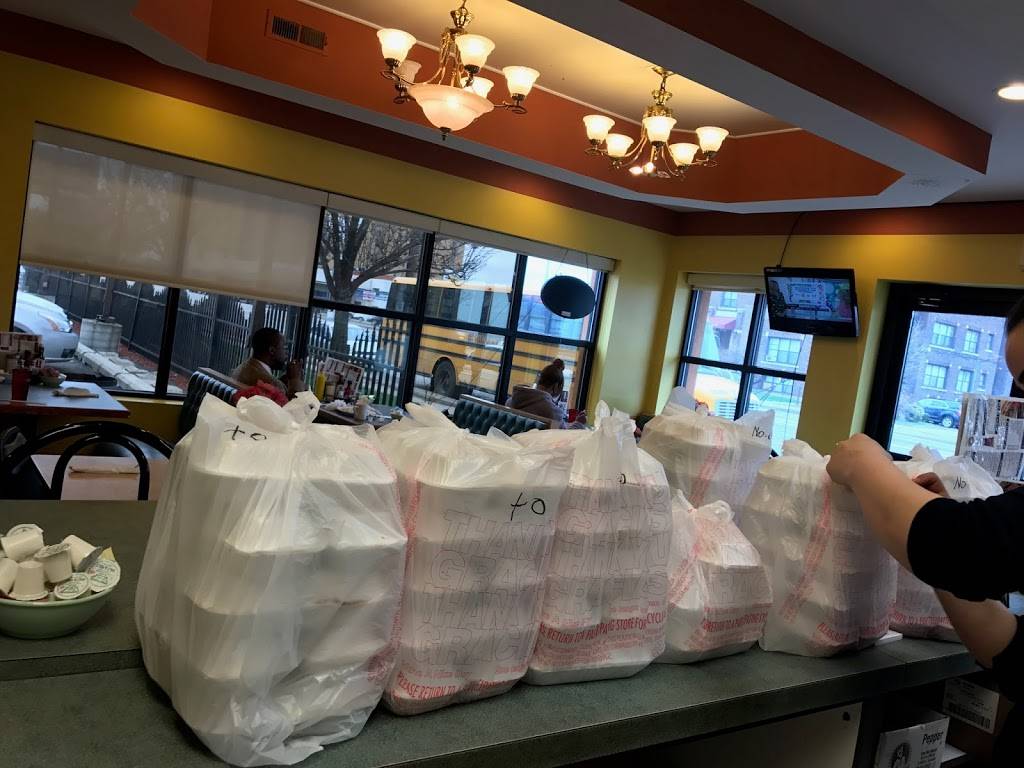 Main Street Grill & Coney Island | restaurant | 1985 E Jefferson Ave, Detroit, MI 48207, USA | 3135673633 OR +1 313-567-3633