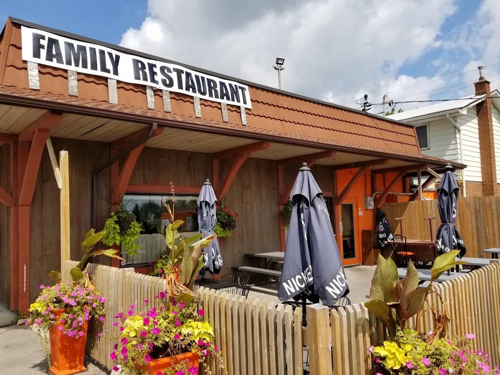 Breezy Corners Freelton | restaurant | 1480 ON-6, Hamilton, ON L8N 2Z7, Canada | 9056591556 OR +1 905-659-1556