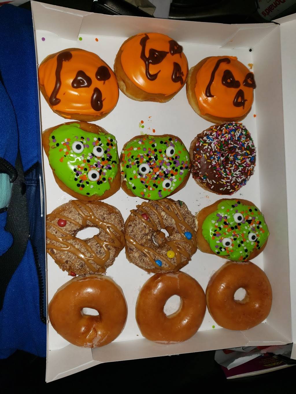 Krispy Kreme | bakery | 3920 7th Street Rd, Louisville, KY 40216, USA | 5024487616 OR +1 502-448-7616