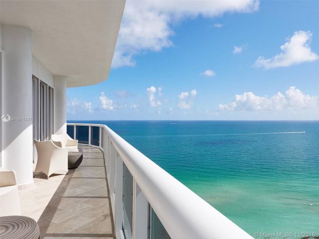 Majestic Towers Restaurant | restaurant | 9601 Collins Ave, Bal Harbour, FL 33154, USA | 3058640517 OR +1 305-864-0517