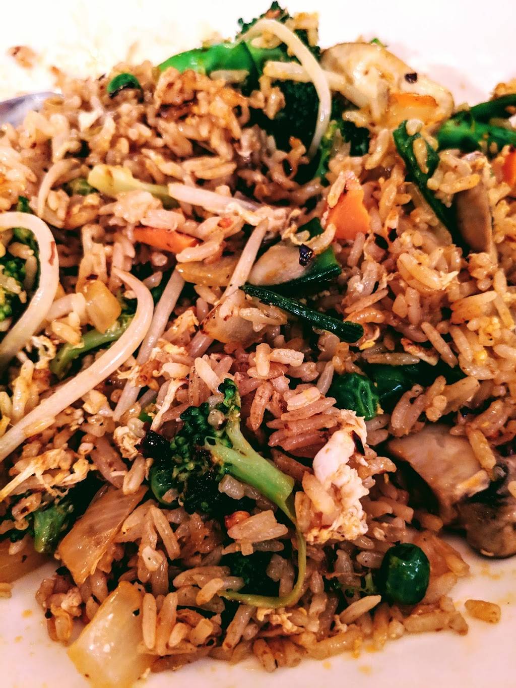 Chamber Red Chinese Bistro | restaurant | 1554 E Main St, St. Charles, IL 60174, USA | 6307975155 OR +1 630-797-5155