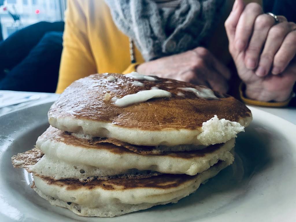 Eddies Cafe | restaurant | 800 Divisadero St, San Francisco, CA 94117, USA | 4155639780 OR +1 415-563-9780