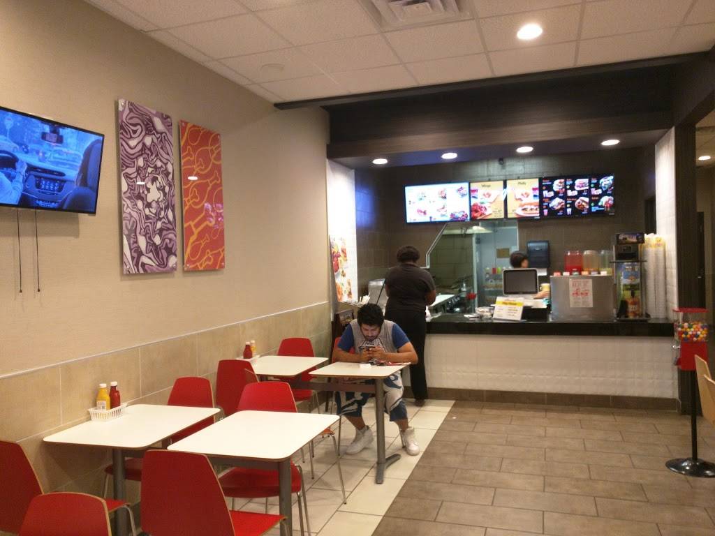 American Deli | restaurant | 3207 E Kirnwood Dr #116, Dallas, TX 75237, USA | 9722982986 OR +1 972-298-2986