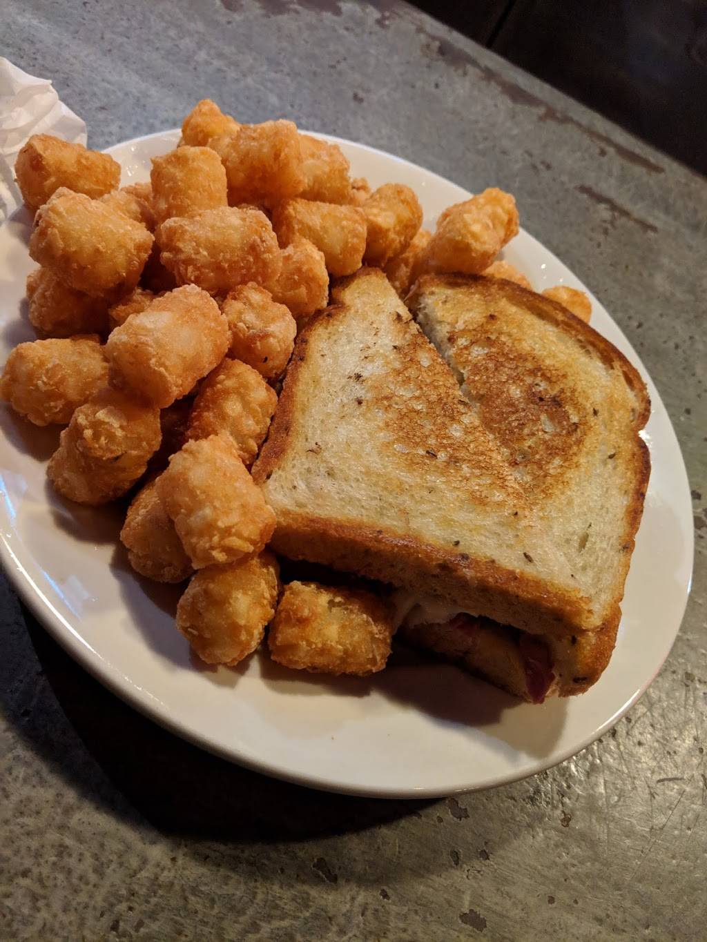 Spacebar | restaurant | 709 W Broad St, Falls Church, VA 22046, USA | 7039920777 OR +1 703-992-0777