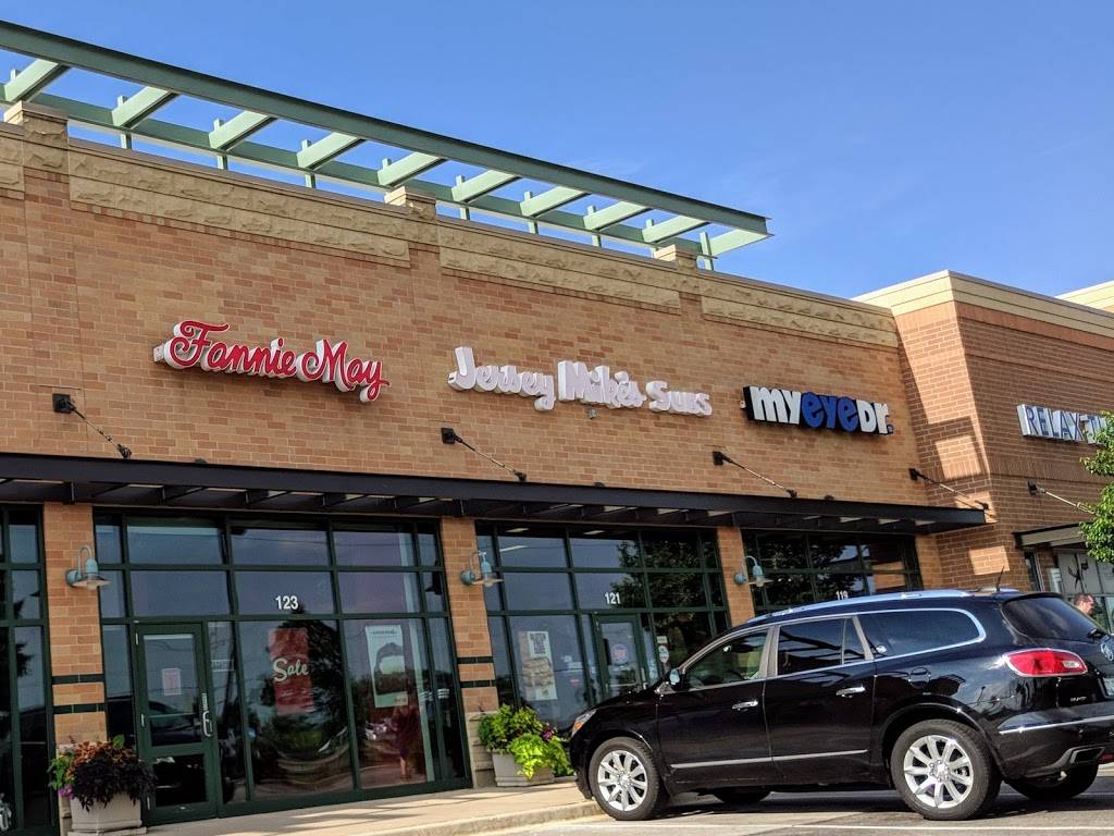 Jersey Mikes Subs | meal takeaway | 2555 W 75th St Suite 121, Naperville, IL 60540, USA | 6303642982 OR +1 630-364-2982