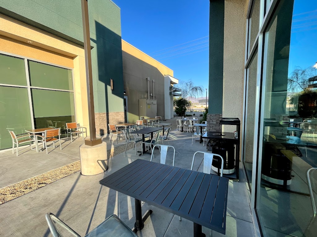 Blaze Pizza | restaurant | 3558 St Rose Pkwy, Henderson, NV 89052, USA | 7028679009 OR +1 702-867-9009