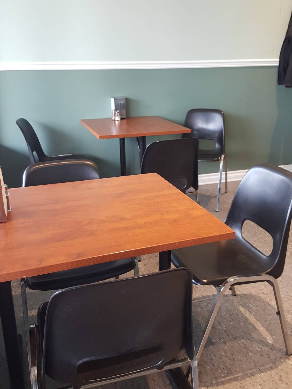 Pizza Maison | restaurant | 4649 Boulevard Lévesque E, Laval, QC H7C 1M8, Canada | 4506647722 OR +1 450-664-7722