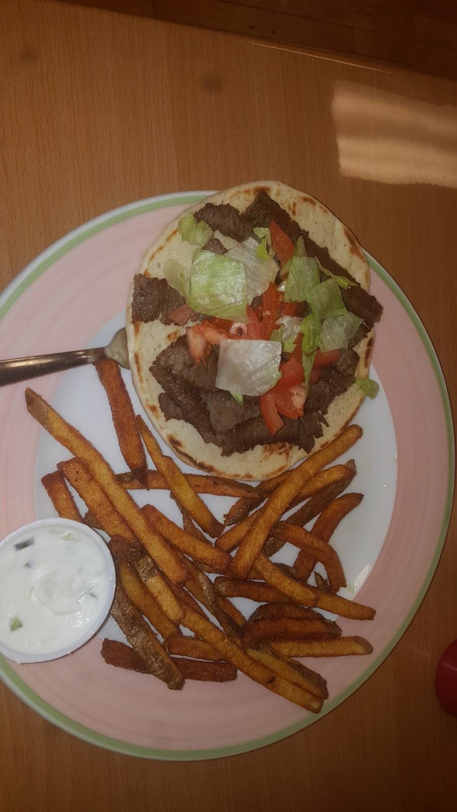 Gyro World - Kamms Corners | restaurant | 16860 Lorain Ave, Cleveland, OH 44111, USA | 2166713014 OR +1 216-671-3014