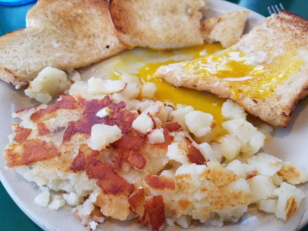 Blue Ribbon Smokehouse Restaurant & Bakery | restaurant | 261 Main St, Phelps, NY 14532, USA | 3155489206 OR +1 315-548-9206