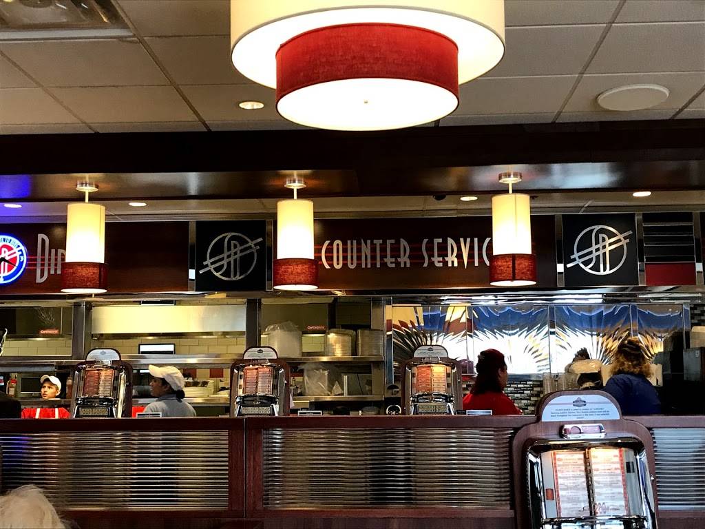 Silver Diner- Waldorf | restaurant | 3081 Festival Way, Waldorf, MD 20601, USA | 3016451224 OR +1 301-645-1224