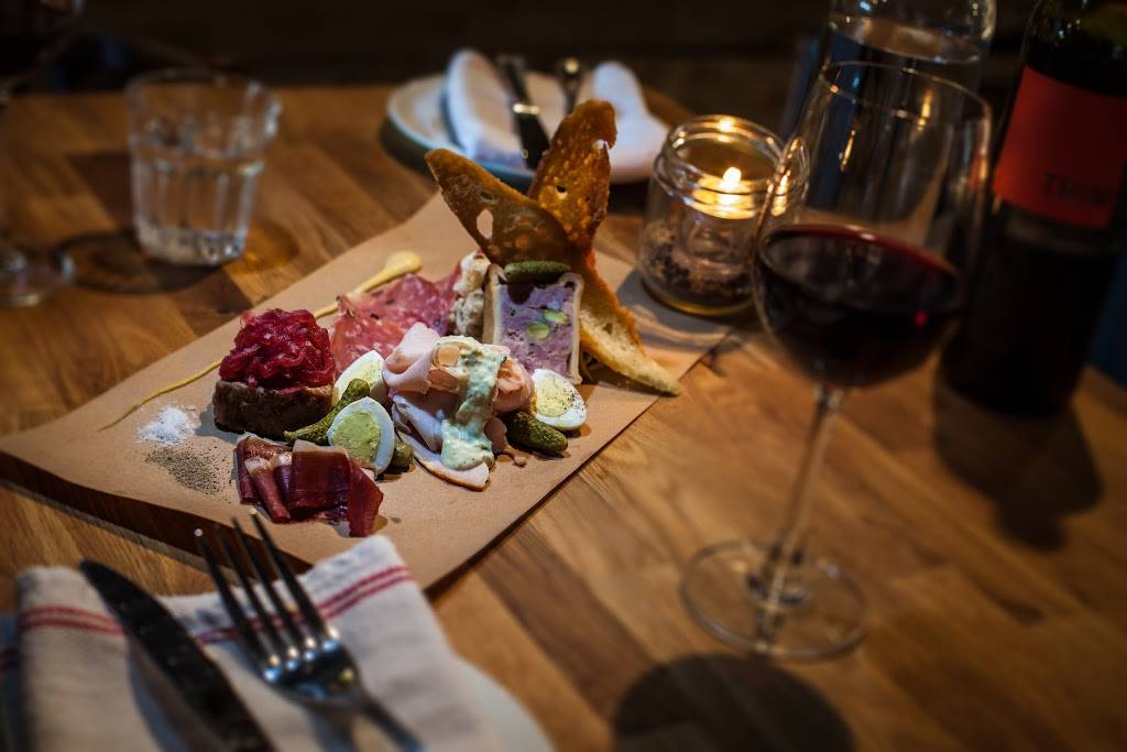 Restaurant LArdoise | restaurant | 327 Boulevard Curé-Labelle, Sainte-Thérèse, QC J7E 2Y2, Canada | 4504302988 OR +1 450-430-2988