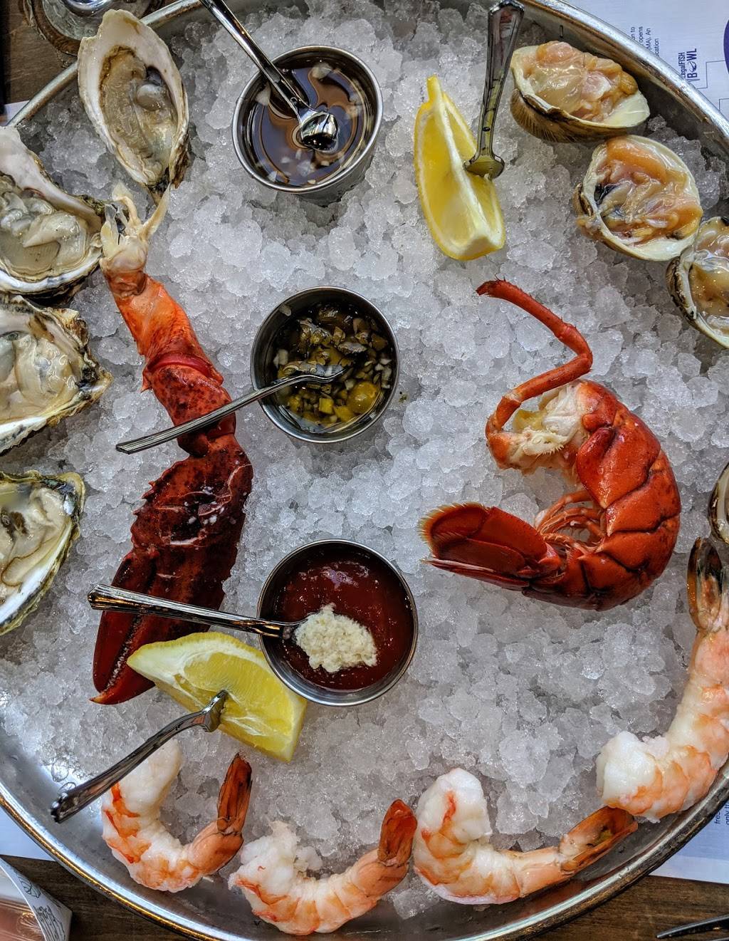 Legal Sea Foods | restaurant | The Street, 55 Boylston St, Chestnut Hill, MA 02467, USA | 6172777300 OR +1 617-277-7300