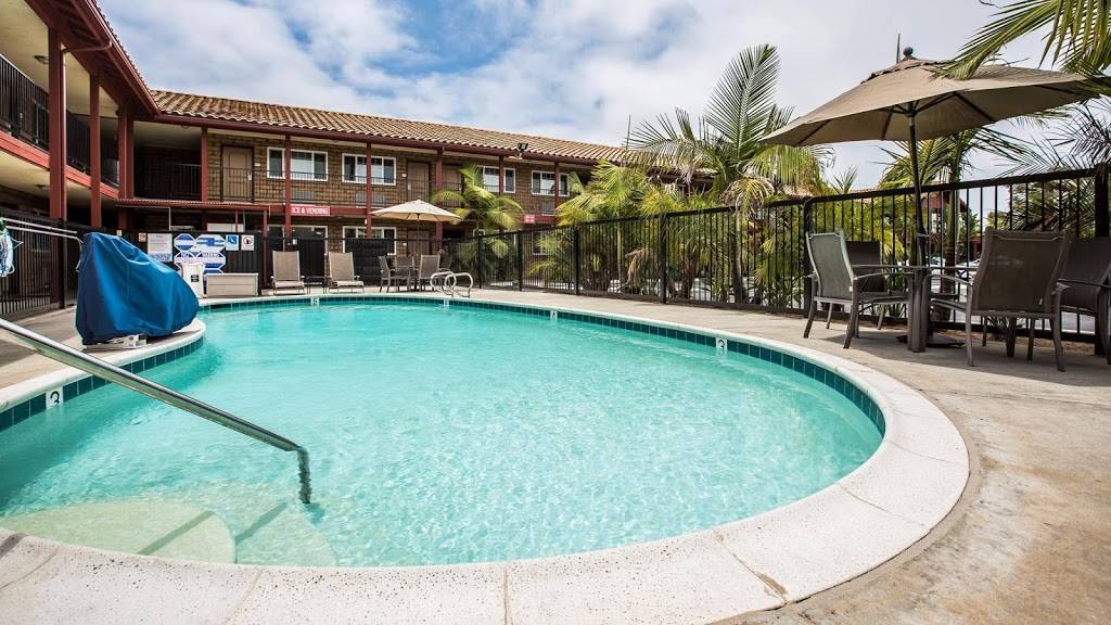 Econo Lodge Inn & Suites Near Legoland | restaurant | 3666 Pio Pico Dr, Carlsbad, CA 92008, USA | 7607294941 OR +1 760-729-4941