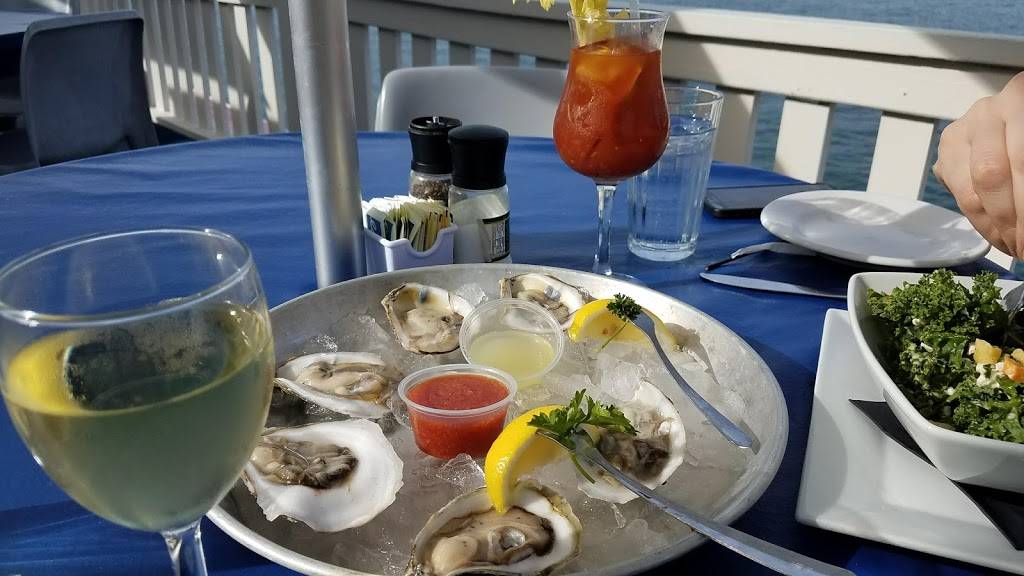 Gosmans Topside/Inlet Café/Clam Bar | restaurant | 484 W Lake Dr, Montauk, NY 11954, USA | 6316682549 OR +1 631-668-2549