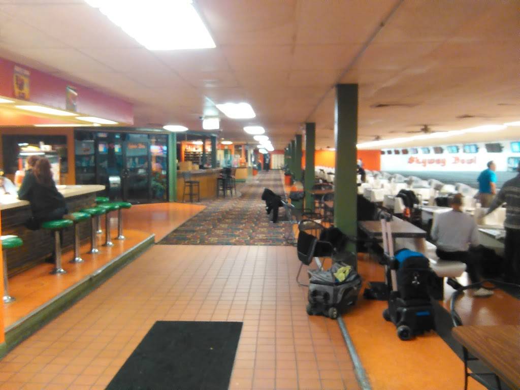 Skyway Lanes | restaurant | 9915 S Torrence Ave, Chicago, IL 60617, USA | 7737314535 OR +1 773-731-4535