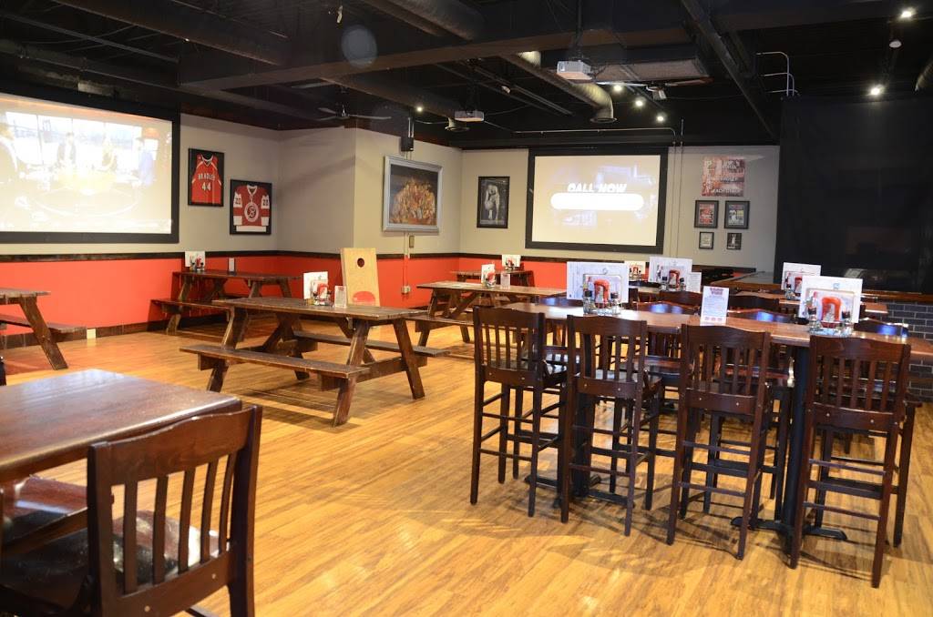 The Fieldhouse Bar & Grill | restaurant | 1200 W Main St #24, Peoria, IL 61606, USA | 3094949600 OR +1 309-494-9600