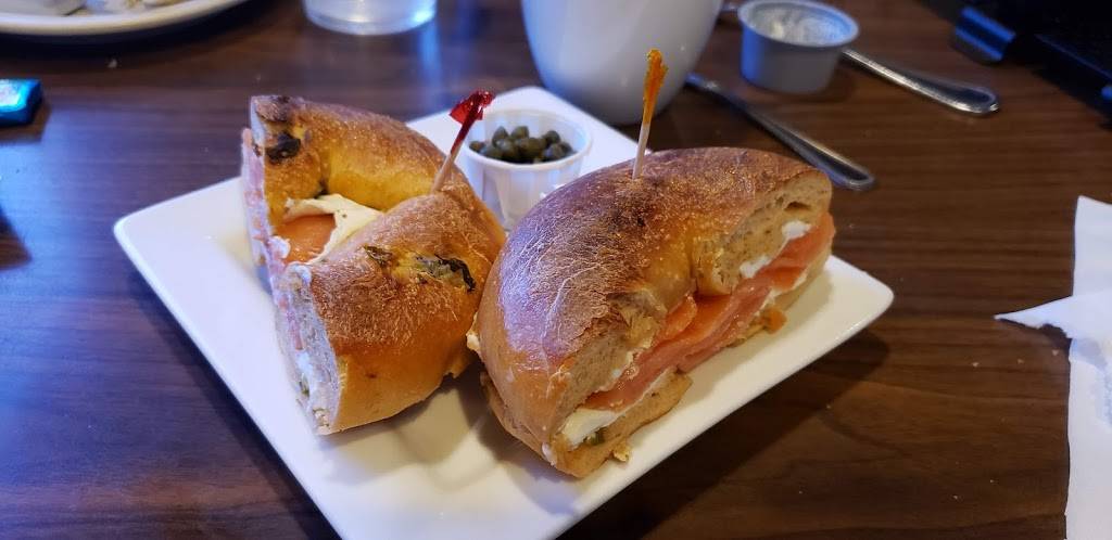 Cindis NY Deli & Restaurant | restaurant | 11111 N Central Expy, Dallas, TX 75243, USA | 2147390918 OR +1 214-739-0918