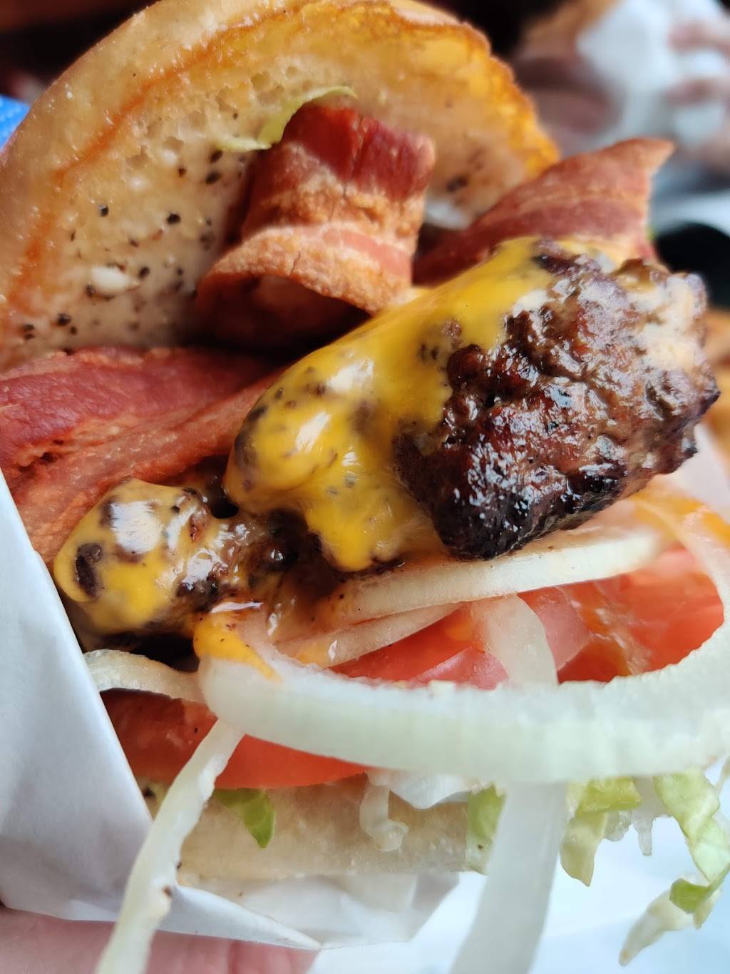 Ernies Burgers | restaurant | 6410 N Durango Dr #110, Las Vegas, NV 89149, USA | 7028404959 OR +1 702-840-4959