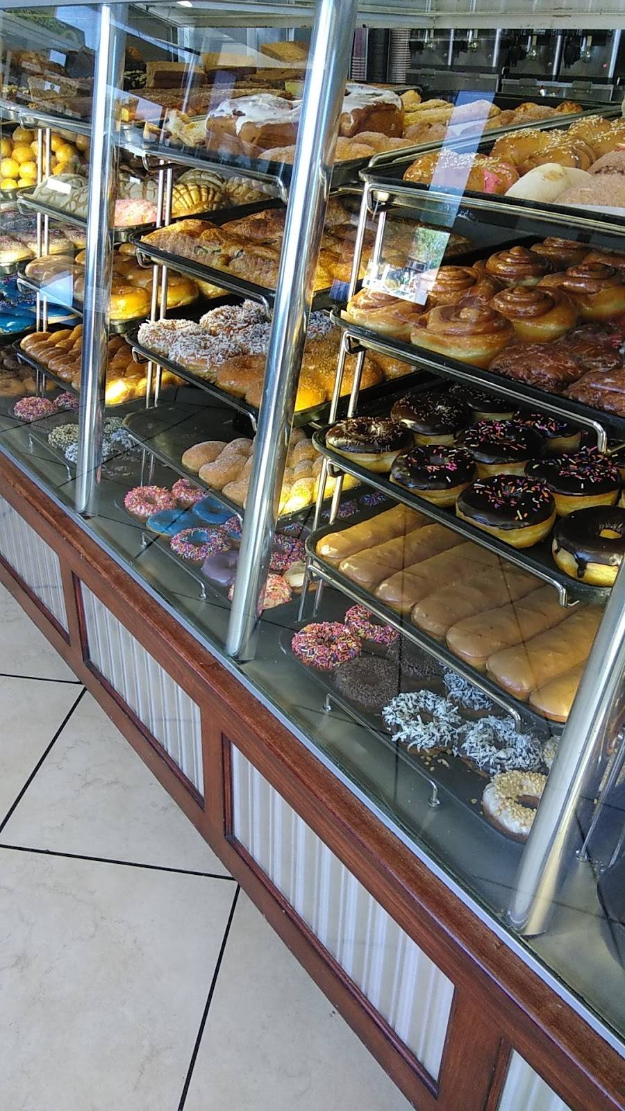 Winchells Donut House | cafe | 13070 Valley Blvd, La Puente, CA 91746, USA | 6263369081 OR +1 626-336-9081