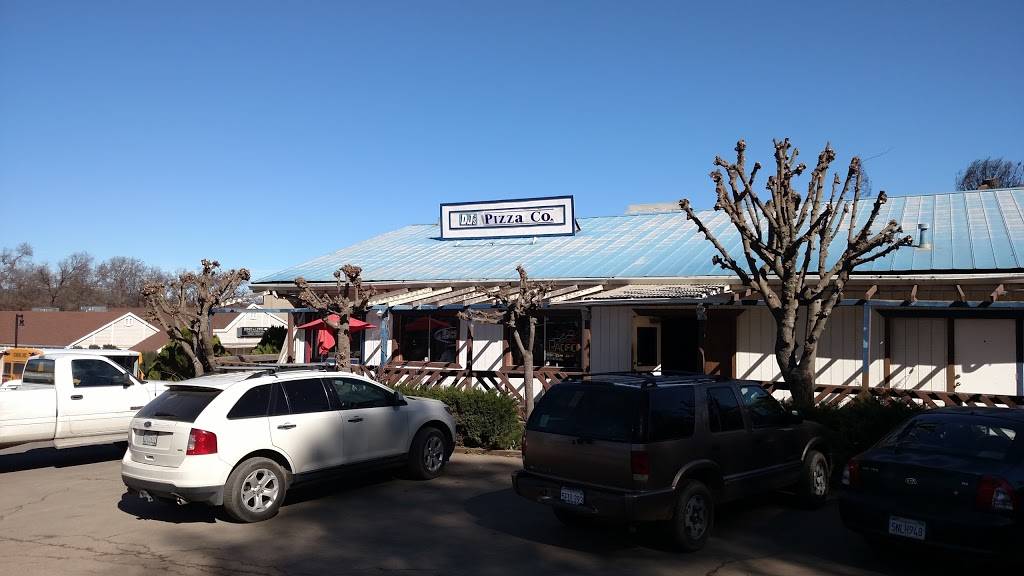 DJs Pizza | restaurant | 16135 Main St, Lower Lake, CA 95457, USA | 7079944760 OR +1 707-994-4760