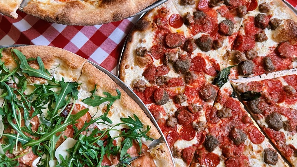 Grimaldi’s Pizzeria | restaurant | 1450 SW Vintage Pkwy #120, Ankeny, IA 50023, USA | 5156351038 OR +1 515-635-1038