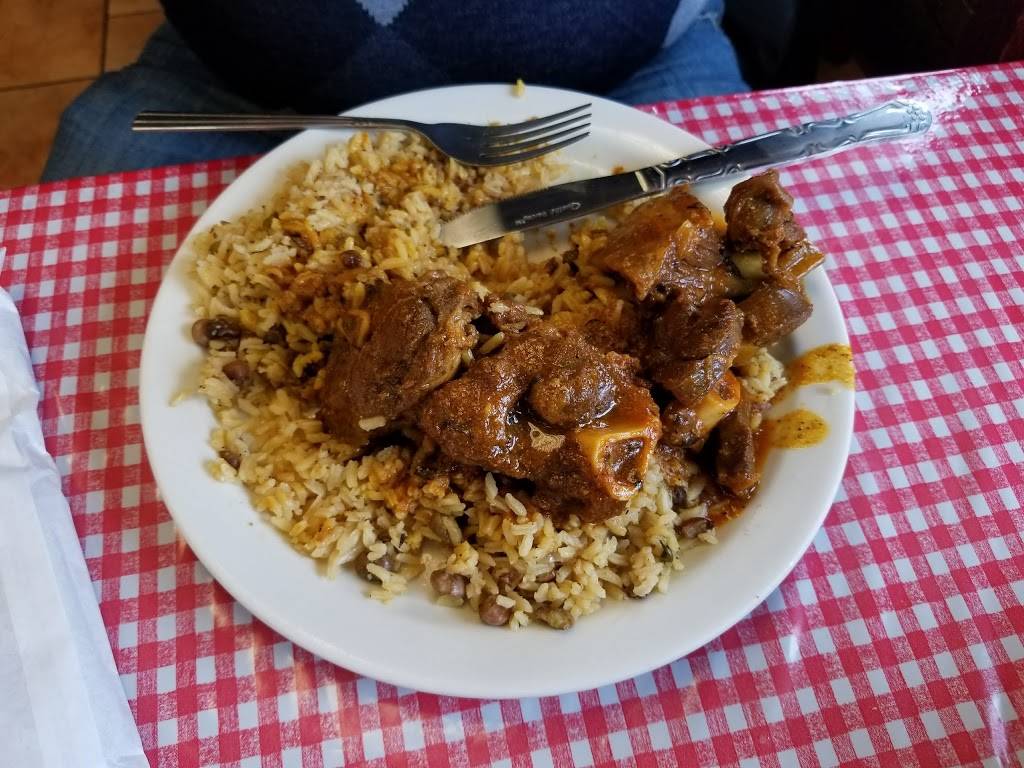 Punto Fijo Restaurant | restaurant | 310 Monroe St, Passaic, NJ 07055, USA | 9734719004 OR +1 973-471-9004