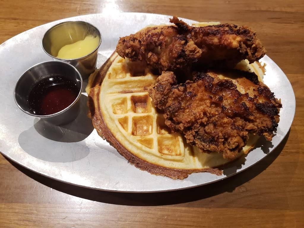 The Westy Sports & Spirits | restaurant | 7908 35th Ave SW #3405, Seattle, WA 98126, USA | 2069378977 OR +1 206-937-8977