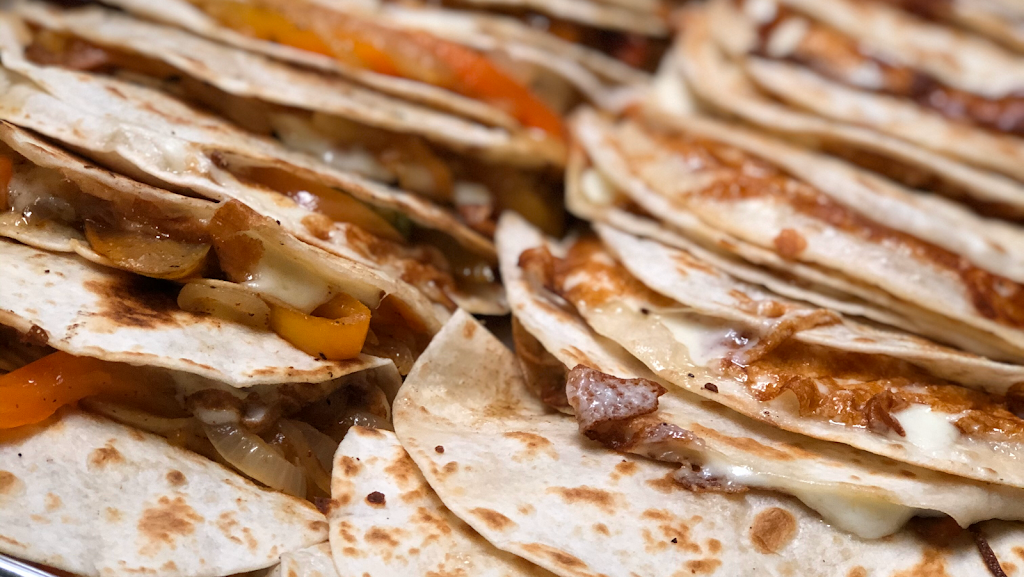 El Bigotes Tacos & Burgers | restaurant | 988 Vinewood St, Wyandotte, MI 48192, USA | 3136104274 OR +1 313-610-4274