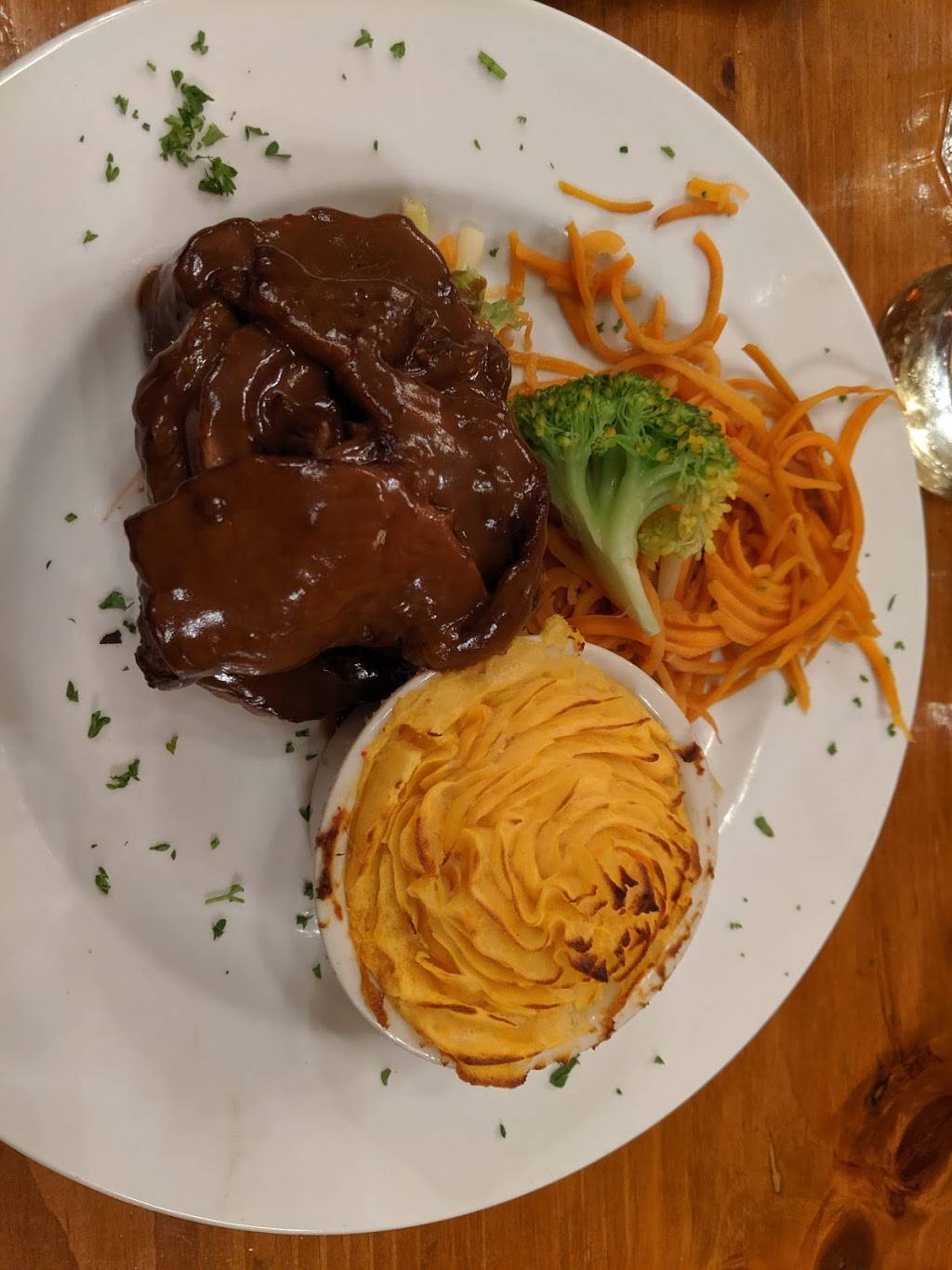 Mon Village | restaurant | 2760 Côte Saint-Charles, Saint-Lazare, QC J7T 2H8, Canada | 4504585331 OR +1 450-458-5331