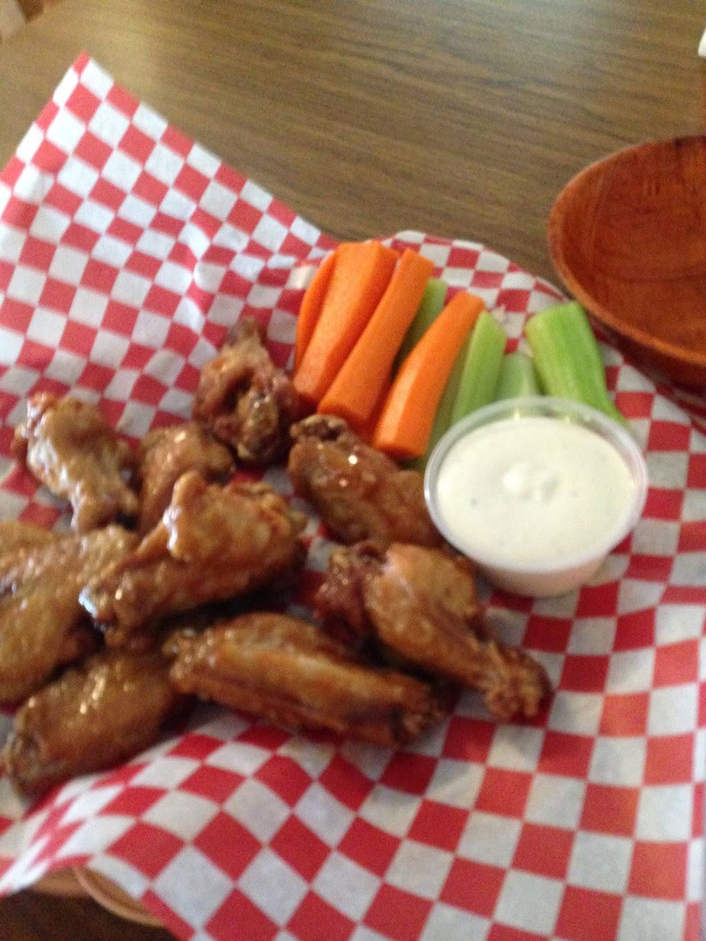 Bezos Bar and Grill | restaurant | 19 Front St N, Thorold, ON L2V 1X3, Canada | 2893623729 OR +1 289-362-3729