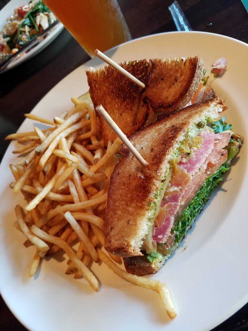 Yard House | restaurant | 12473 N Mainstreet, Rancho Cucamonga, CA 91739, USA | 9096467116 OR +1 909-646-7116