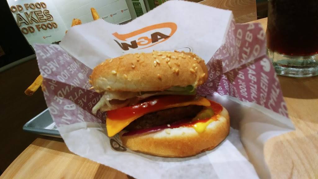 A&W Canada | restaurant | 180 Holiday Inn Dr, Cambridge, ON N3C 1Z4, Canada | 5192201800 OR +1 519-220-1800