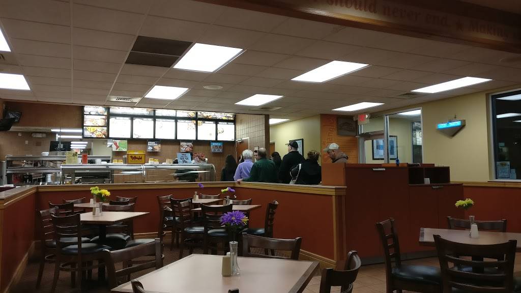 Bojangles Famous Chicken n Biscuits | restaurant | 3605 Bridge Rd, Suffolk, VA 23435, USA | 7574838899 OR +1 757-483-8899