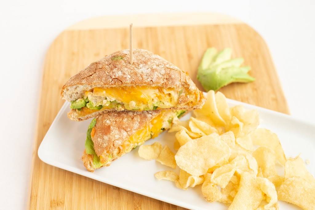 Coolgreens - Campus Corner | restaurant | 765 Asp Ave #100, Norman, OK 73069, USA | 4057013607 OR +1 405-701-3607