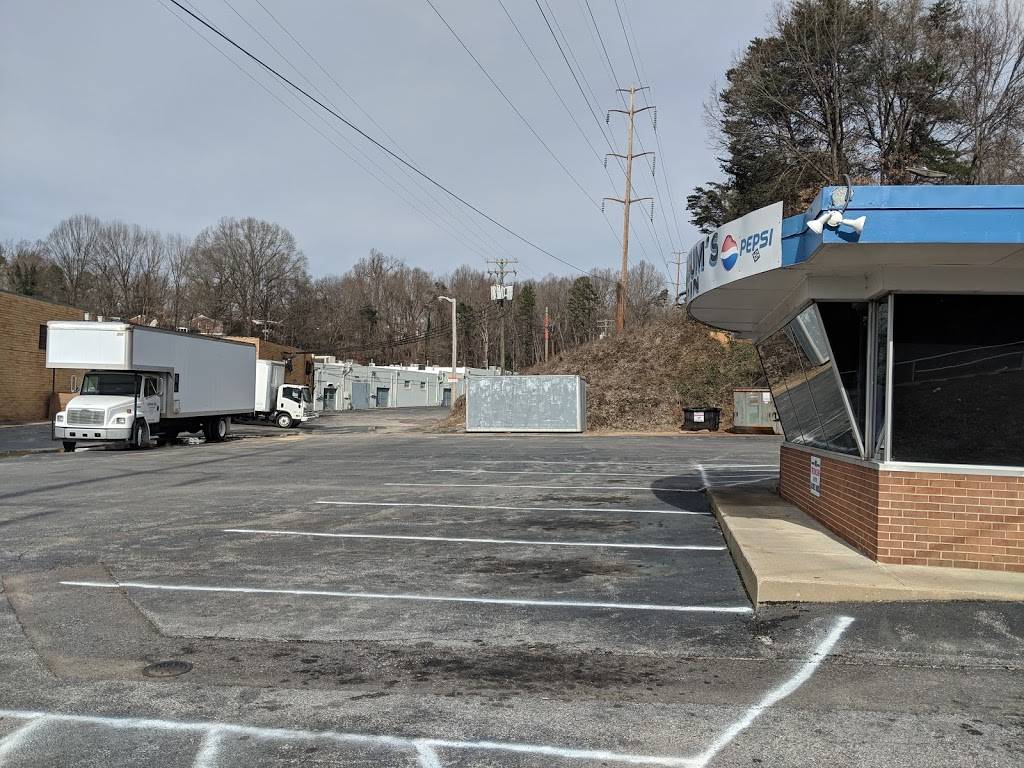 Mama Possum | restaurant | 5 Arnett Blvd, Danville, VA 24540, USA | 4347938938 OR +1 434-793-8938