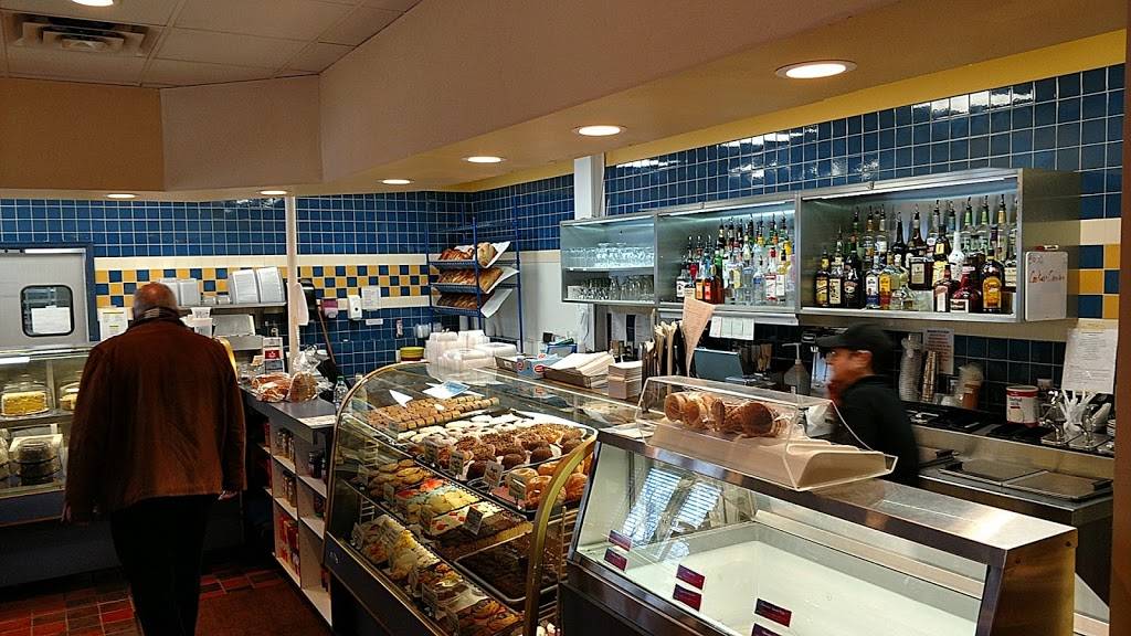 Crossroads Delicatessen | restaurant | 2795 Hedberg Dr, Minnetonka, MN 55305, USA | 9525466595 OR +1 952-546-6595