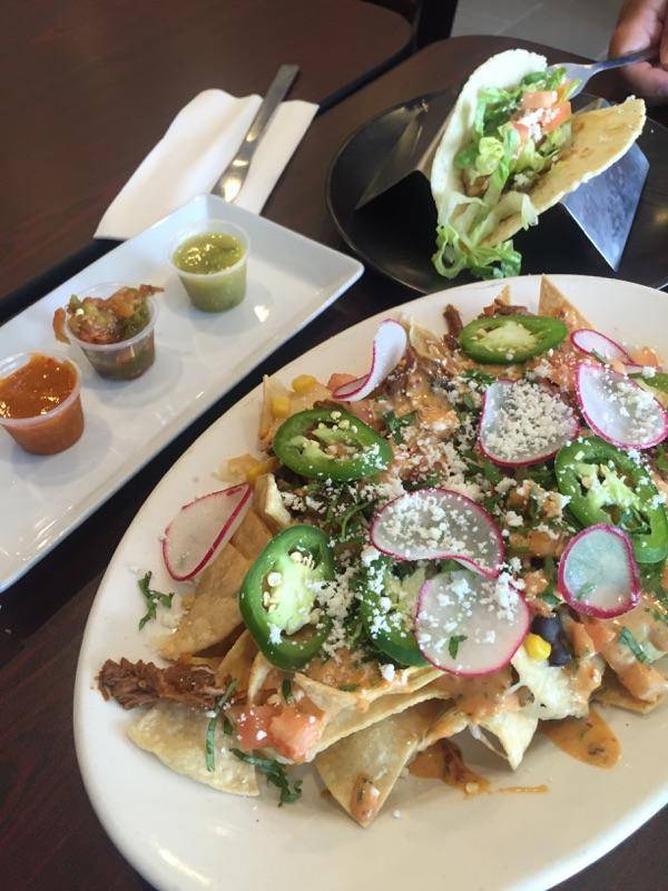 Velmas Cafe | restaurant | 13215 Paramount Blvd, South Gate, CA 90280, USA | 5623632575 OR +1 562-363-2575