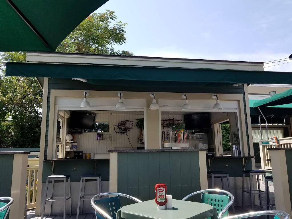 Archie Moores Bar & Restaurant | restaurant | 15 Factory Ln, Milford, CT 06460, USA | 2038765088 OR +1 203-876-5088