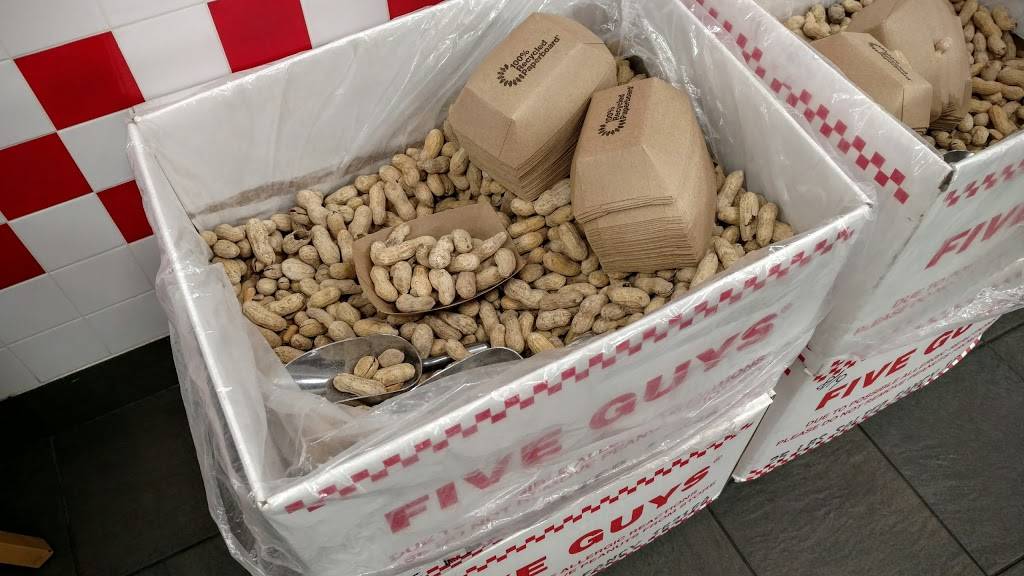 Five Guys | meal takeaway | 1701 Sunrise Hwy, Bay Shore, NY 11706, USA | 6316662018 OR +1 631-666-2018