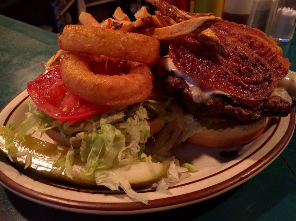 Naks Eatery & Drinkery | restaurant | 5690 Smith Rd, Brook Park, OH 44142, USA | 2162659955 OR +1 216-265-9955