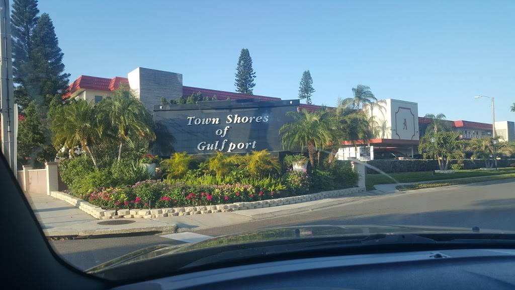 Townshores of Gulfport Inc | restaurant | 6025 Shore Blvd S, Gulfport, FL 33707, USA | 7273431094 OR +1 727-343-1094