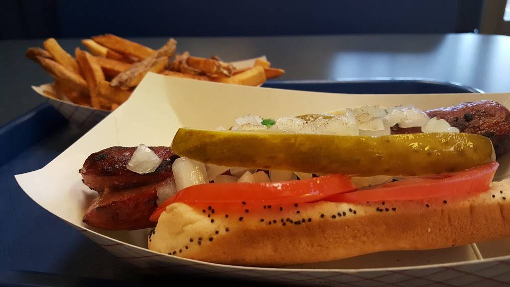 University Dogs | restaurant | 1105 W Wood St, Decatur, IL 62522, USA | 2174222288 OR +1 217-422-2288