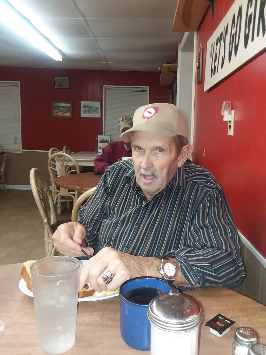 Bens Place | restaurant | 635 Main St, Bean Station, TN 37708, USA | 8659930709 OR +1 865-993-0709