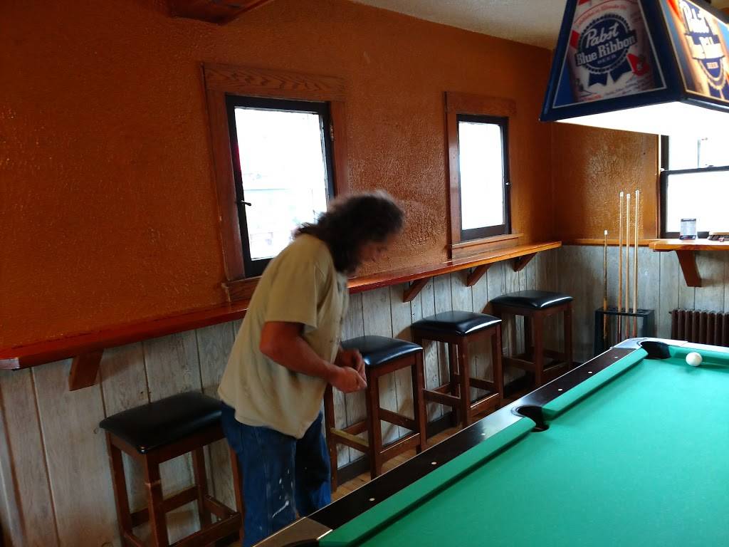 JTs Porch Saloon & Eatery | restaurant | 665 W Roosevelt Rd, Lombard, IL 60148, USA | 6309329596 OR +1 630-932-9596